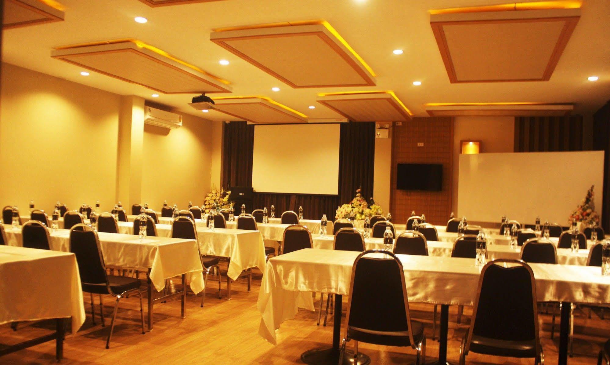 Metro Hotel&Spa Thung Song Esterno foto